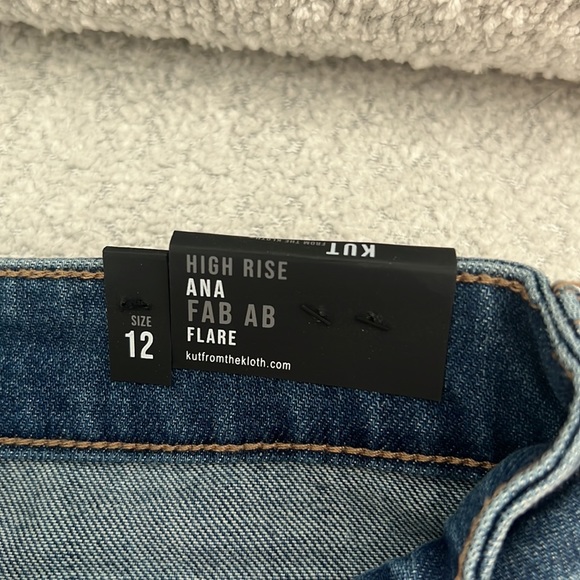 NWT Kut from the Kloth | Anna High Rise Fab AB Jeans - Picture 3 of 5
